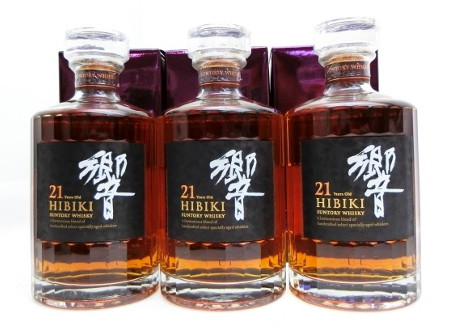 兵庫県明石市のお客様からサントリー響21年3本を宅配買取させて頂きました。